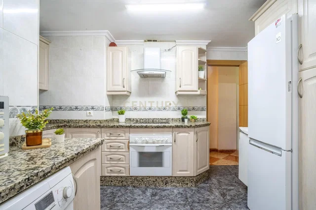 Κουζίνα; συσκευές κουζίνας, φυσικό φως