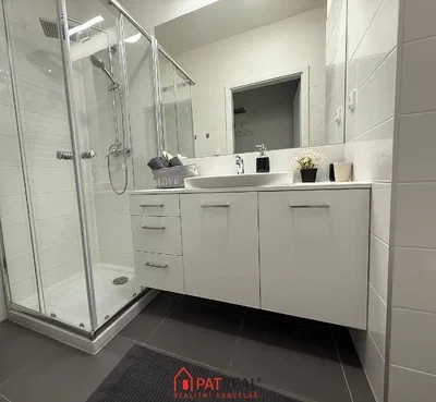 Bathroom; tile floor, natural light, renovated