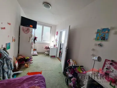 Çocuk odası; doğal ışık, rustik stil