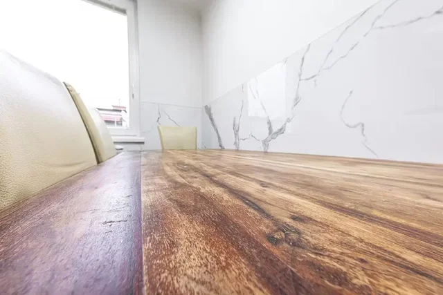 Küche; holzboden, tageslicht