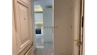 Kuhinja; pločice, kuhinjski aparati, renoviran