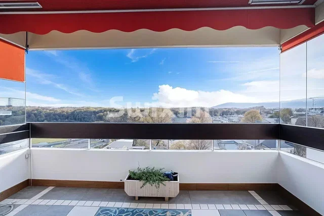 Μπαλκόνι; θέα, πλακάκια