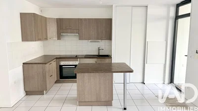 Кухиња; кухињски апарати, плочице, реновиран, природно светло