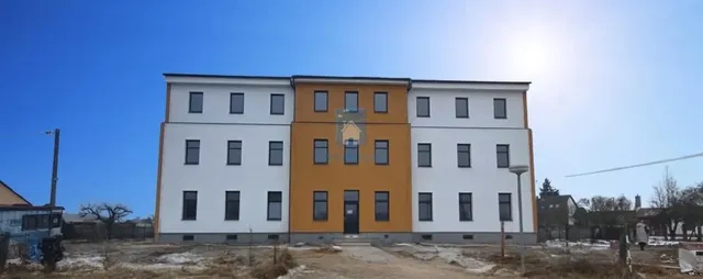 Dům a okolí