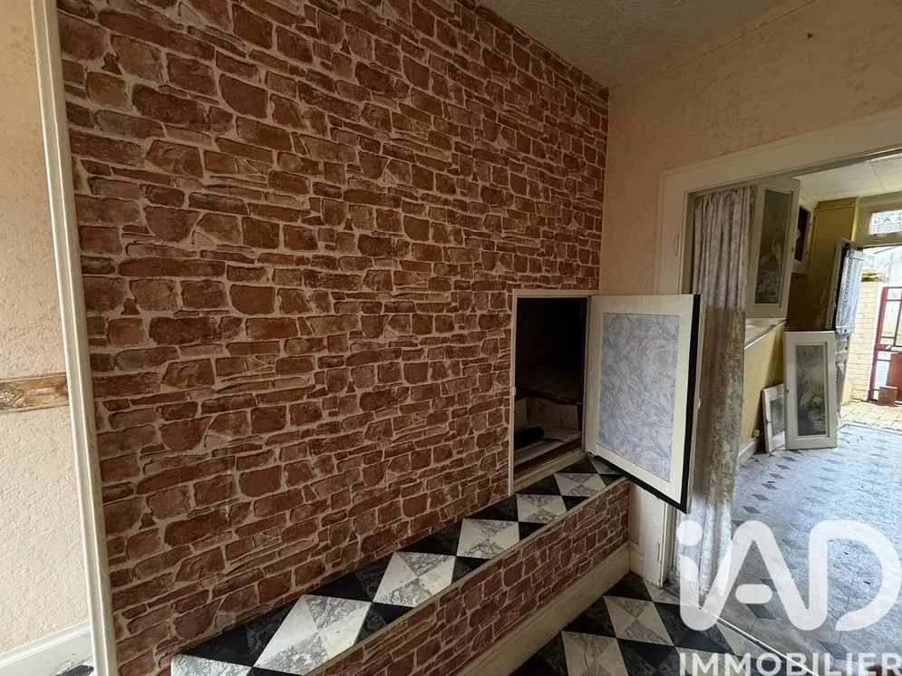 Ostalo; potrebna renovacija, pločice