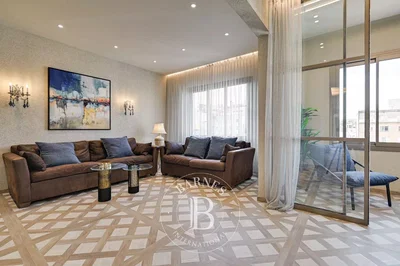 Oturma odası; modern stil, doğal ışık, fayans zemin