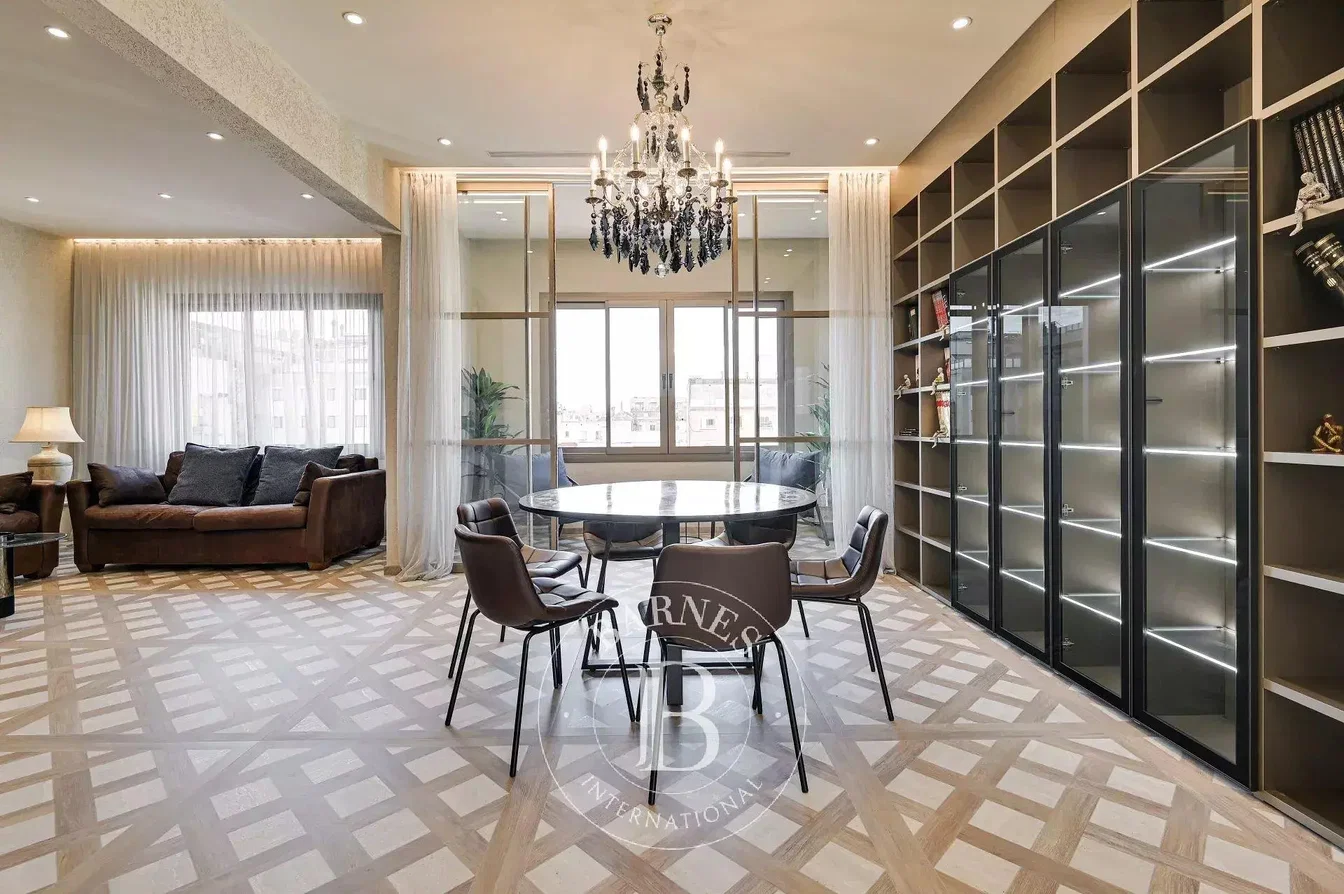 Oturma odası; modern stil, doğal ışık, manzara