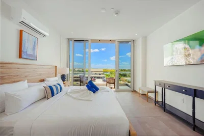 غرفة نوم; إطلالة, ضوء طبيعي, أسلوب عصري