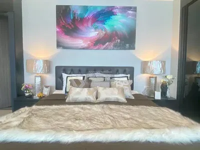 Chambre; style moderne, lumière naturelle