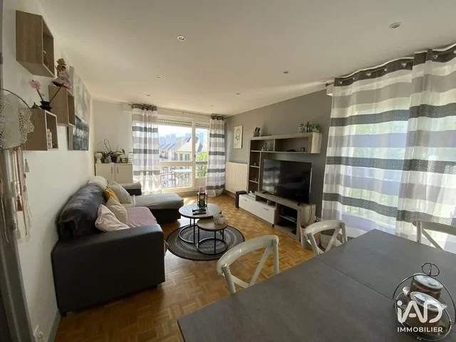 Obývací pokoj; přirozené světlo, moderní styl