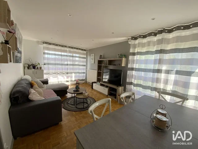 Obývací pokoj; přirozené světlo, moderní styl