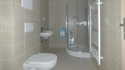 Badezimmer; fliesenboden, renoviert, tageslicht