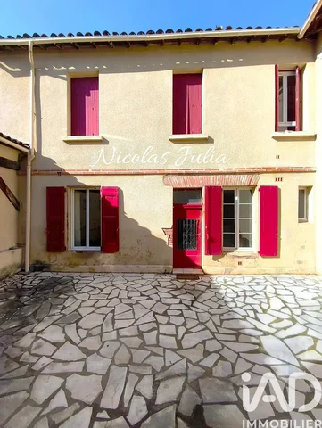 Кућа и околина