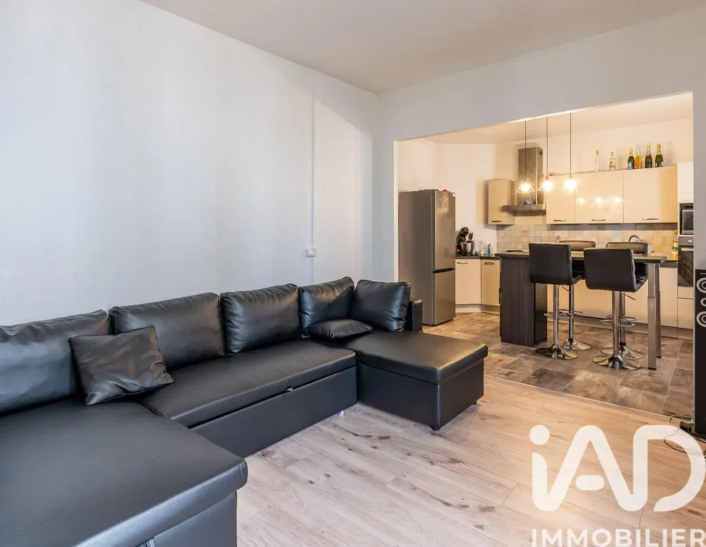 Дневна соба; дрвени под, модерни стил, природно светло