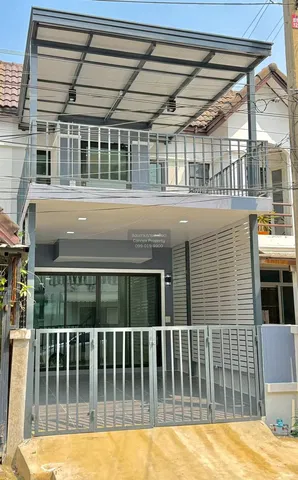 Кућа и околина