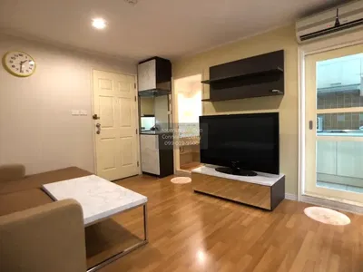 Obývací pokoj; přirozené světlo, moderní styl