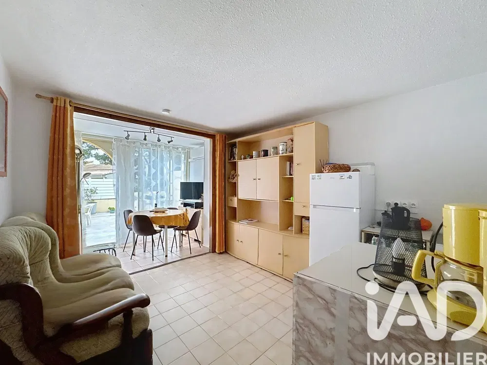 Mutfak; manzara, fayans zemin, doğal ışık