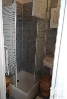 Купатило; плочице, природно светло, реновиран