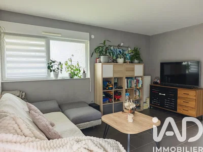 Oturma odası; doğal ışık, modern stil