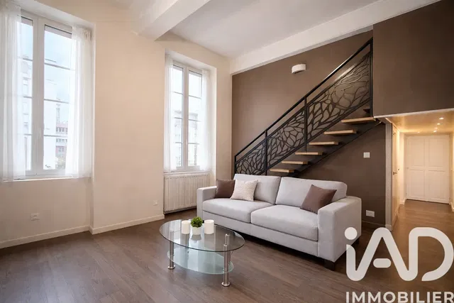 Oturma odası; manzara, doğal ışık, modern stil