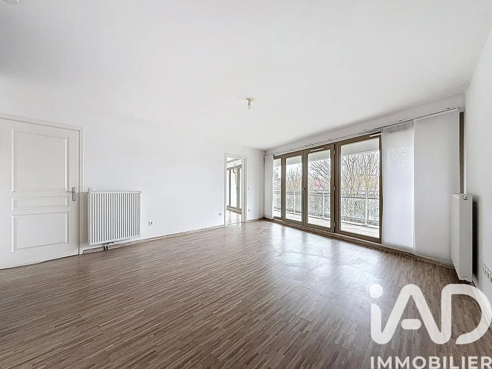 Wohnzimmer; tageslicht, holzboden