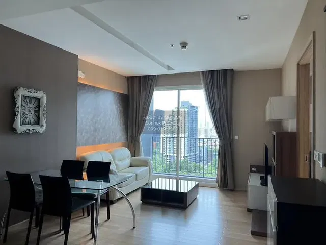 Oturma odası; manzara, doğal ışık