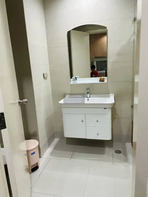 Banyo; fayans zemin, tadilatlı, doğal ışık
