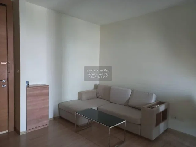 Oturma odası; modern stil, ahşap zemin