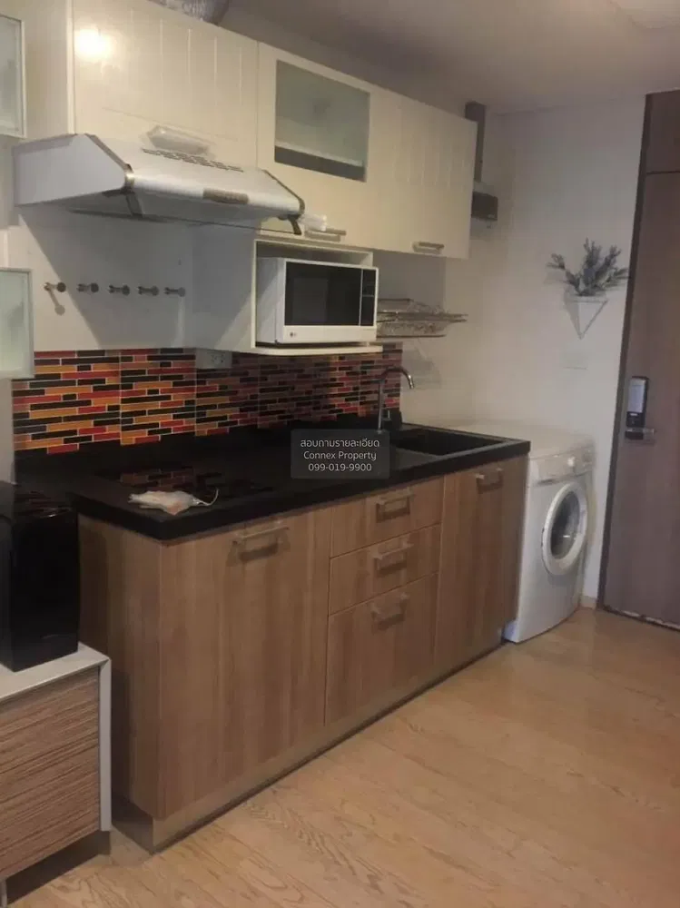 Küche; küchengeräte, holzboden