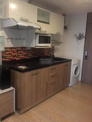 Küche; küchengeräte, holzboden