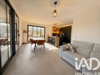 Wohnzimmer; blick, tageslicht, moderner stil, fliesenboden