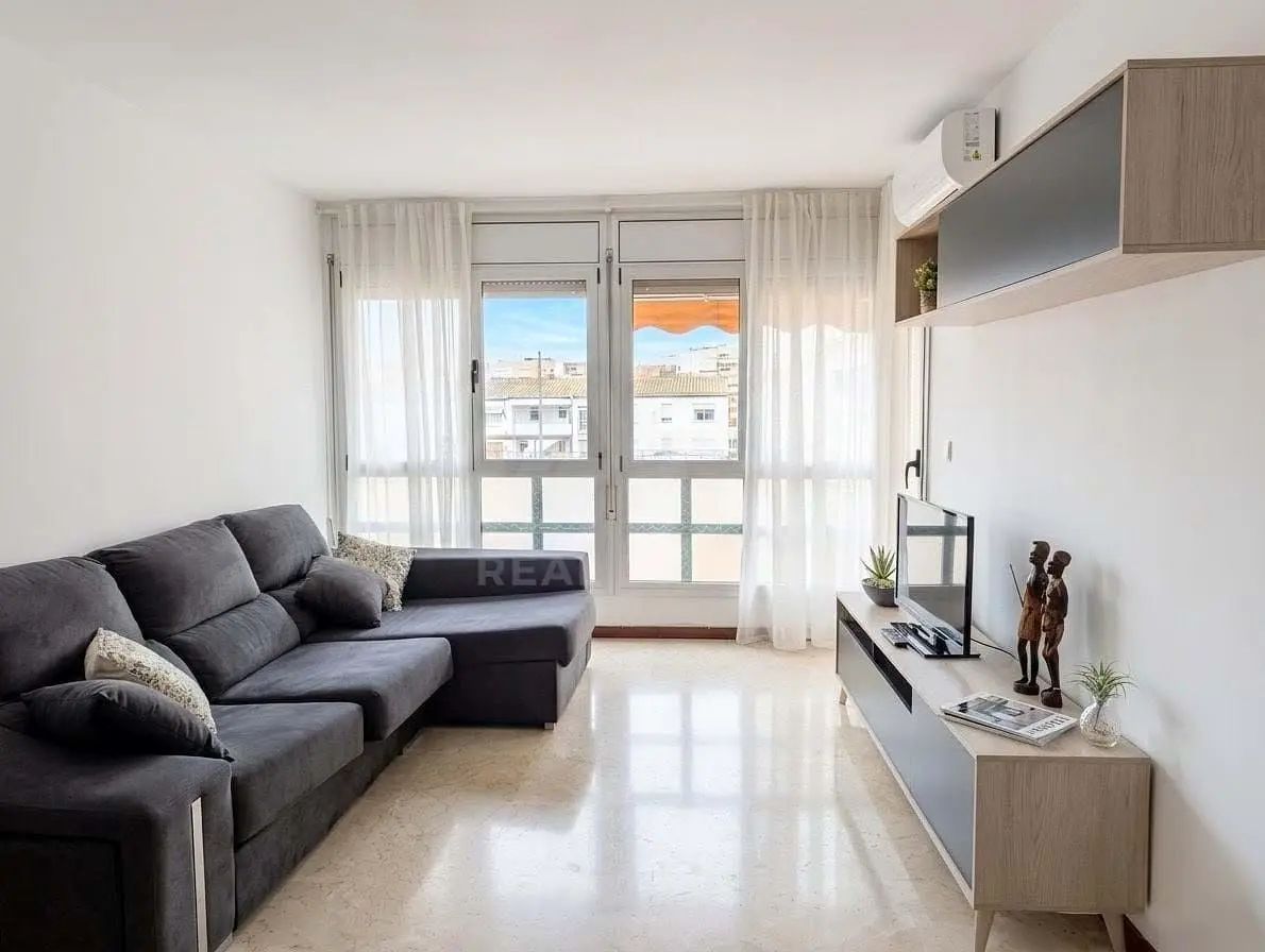 Dnevna soba; pogled, prirodno svjetlo, moderni stil