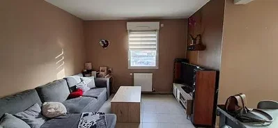 Oturma odası; doğal ışık, modern stil