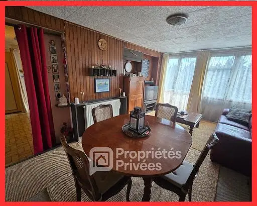Salon; parquet, style rustique, lumière naturelle