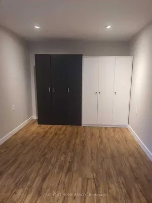 Yatak odası; ahşap zemin, tadilatlı, doğal ışık