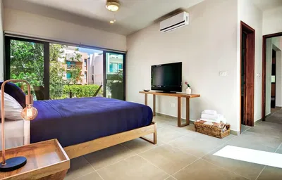 Chambre; lumière naturelle, carrelage