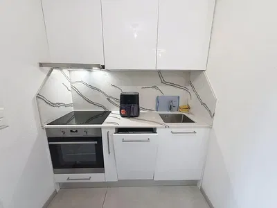 Кухиња; кухињски апарати, реновиран, плочице