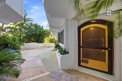 Maison et environs; vue, lumière naturelle