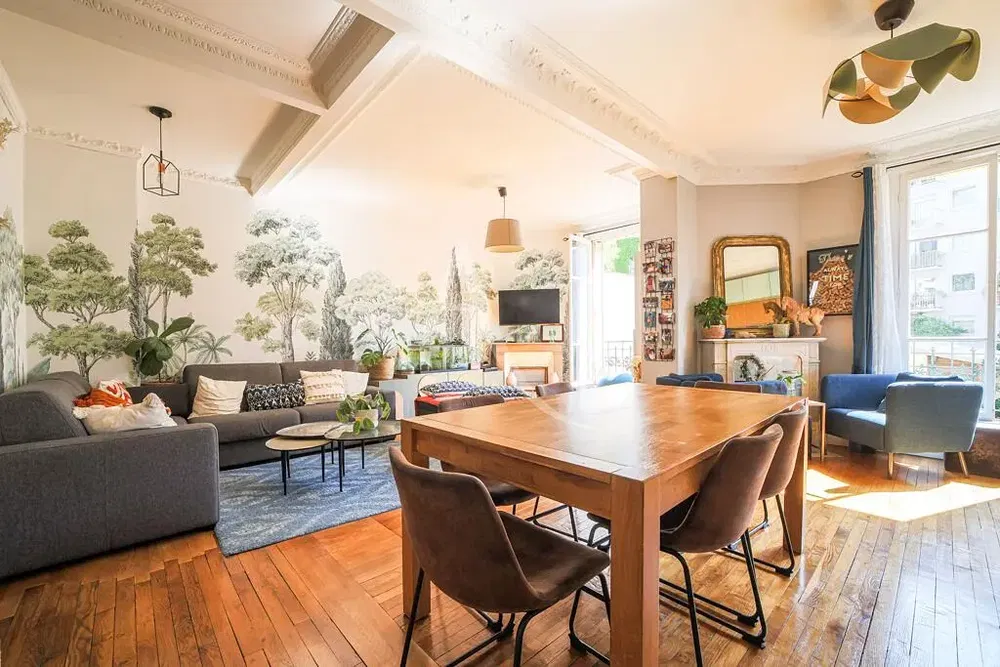 Wohnzimmer; holzboden, tageslicht, moderner stil