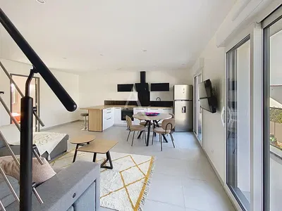 Oturma odası; manzara, doğal ışık, modern stil, fayans zemin