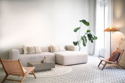 Oturma odası; doğal ışık, modern stil