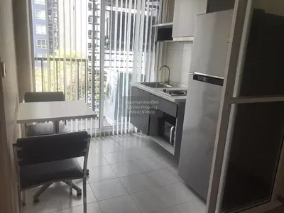 Κουζίνα; θέα, πλακάκια, συσκευές κουζίνας