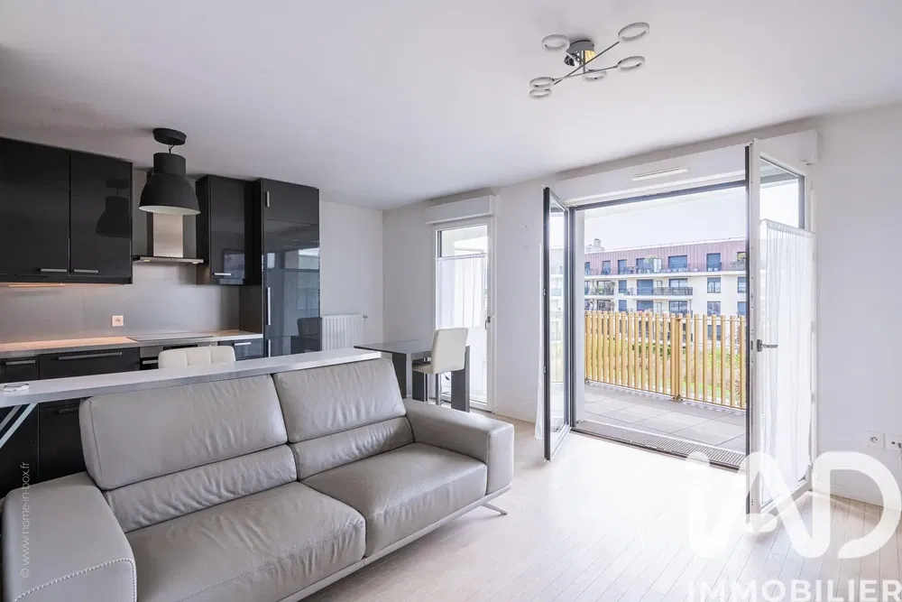 Oturma odası; manzara, doğal ışık