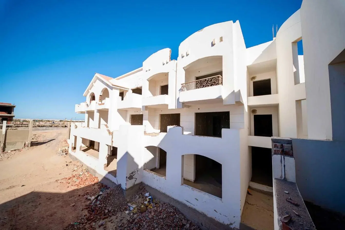 Huis en omgeving; renovatie nodig