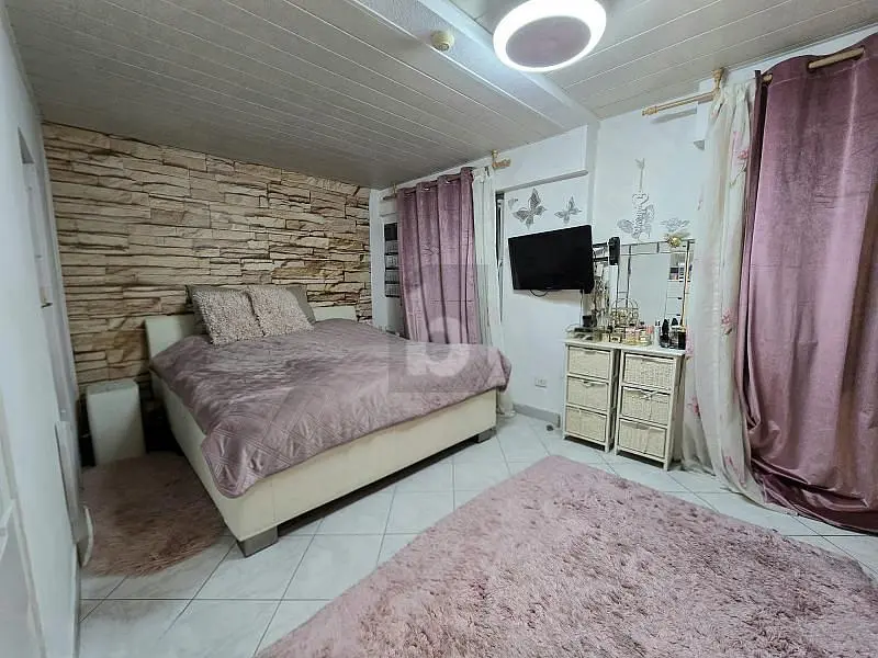 Slaapkamer; natuurlijk licht, moderne stijl