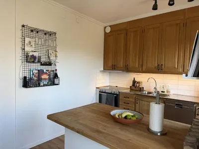 Küche; küchengeräte, tageslicht, moderner stil