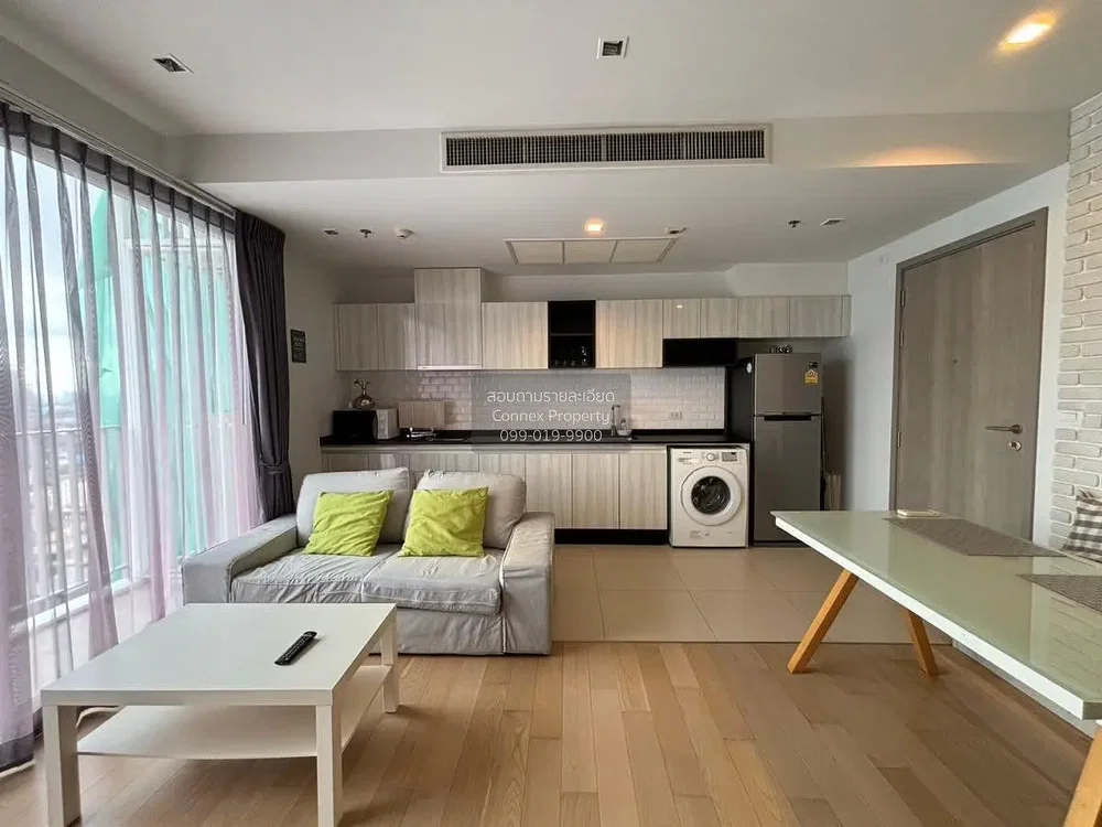 Wohnzimmer; blick, tageslicht, moderner stil