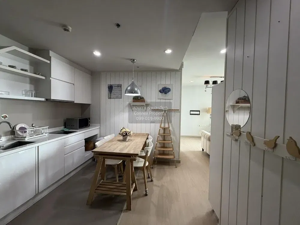 Кухня; модерен стил, естествена светлина, ремонтиран