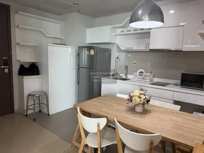 Küche; küchengeräte, tageslicht, moderner stil