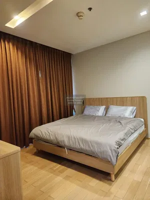 Schlafzimmer; holzboden, tageslicht